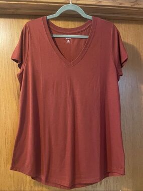 Classic V-Neck Women's Tee in Fired Brick